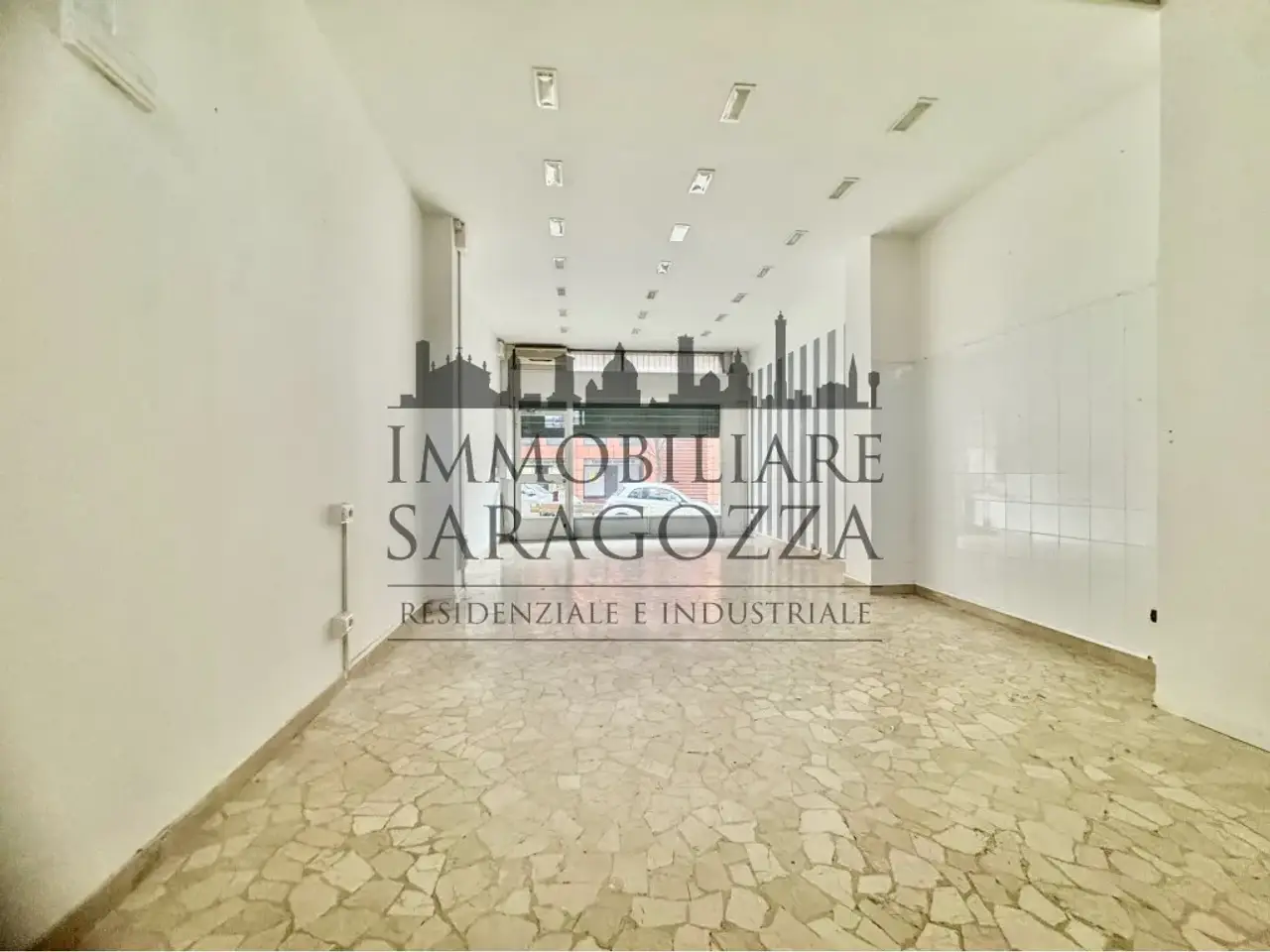 Negozio in Via XXI Aprile 9/d, Bologna, {3} - Foto 2