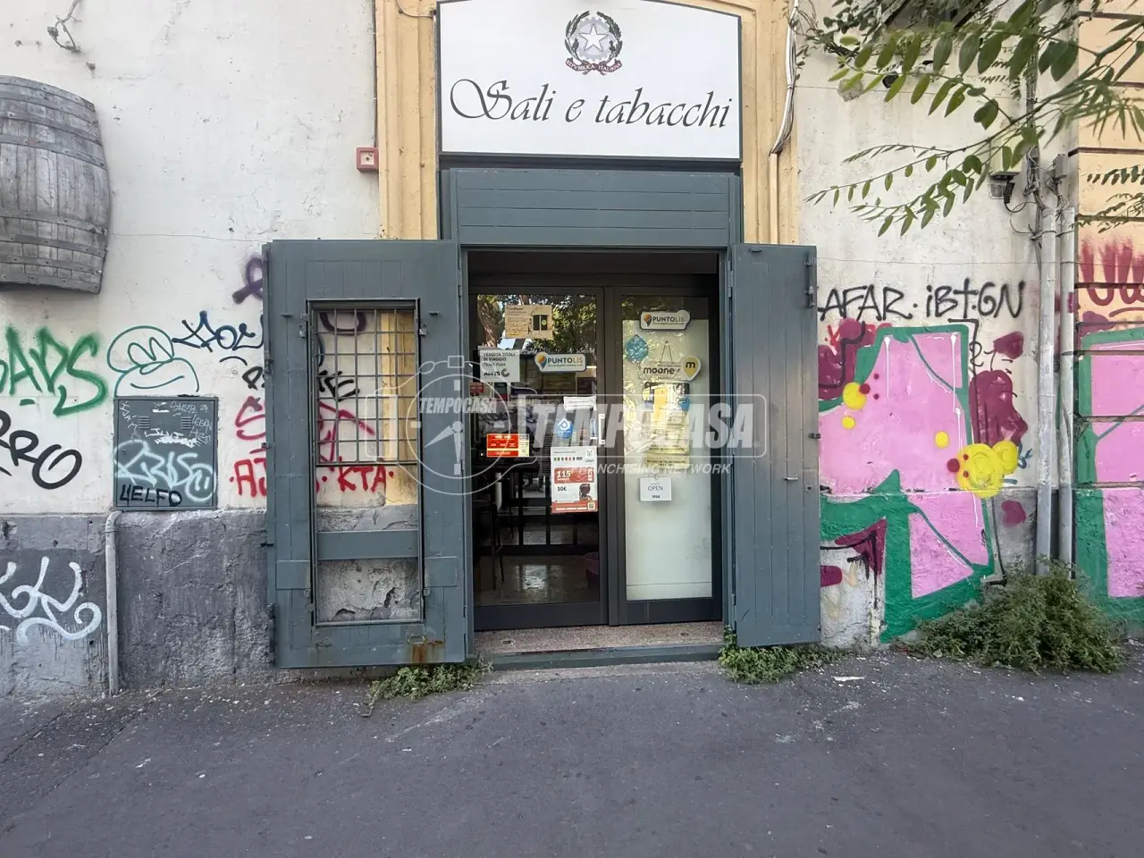 Esercizio commerciale in Via 6 Aprile, Catania, {3} - Foto 1