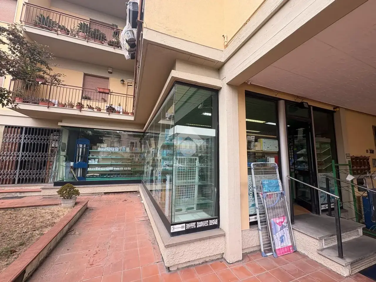 Negozio in Via Roma 306, Prato, {3} - Foto 2