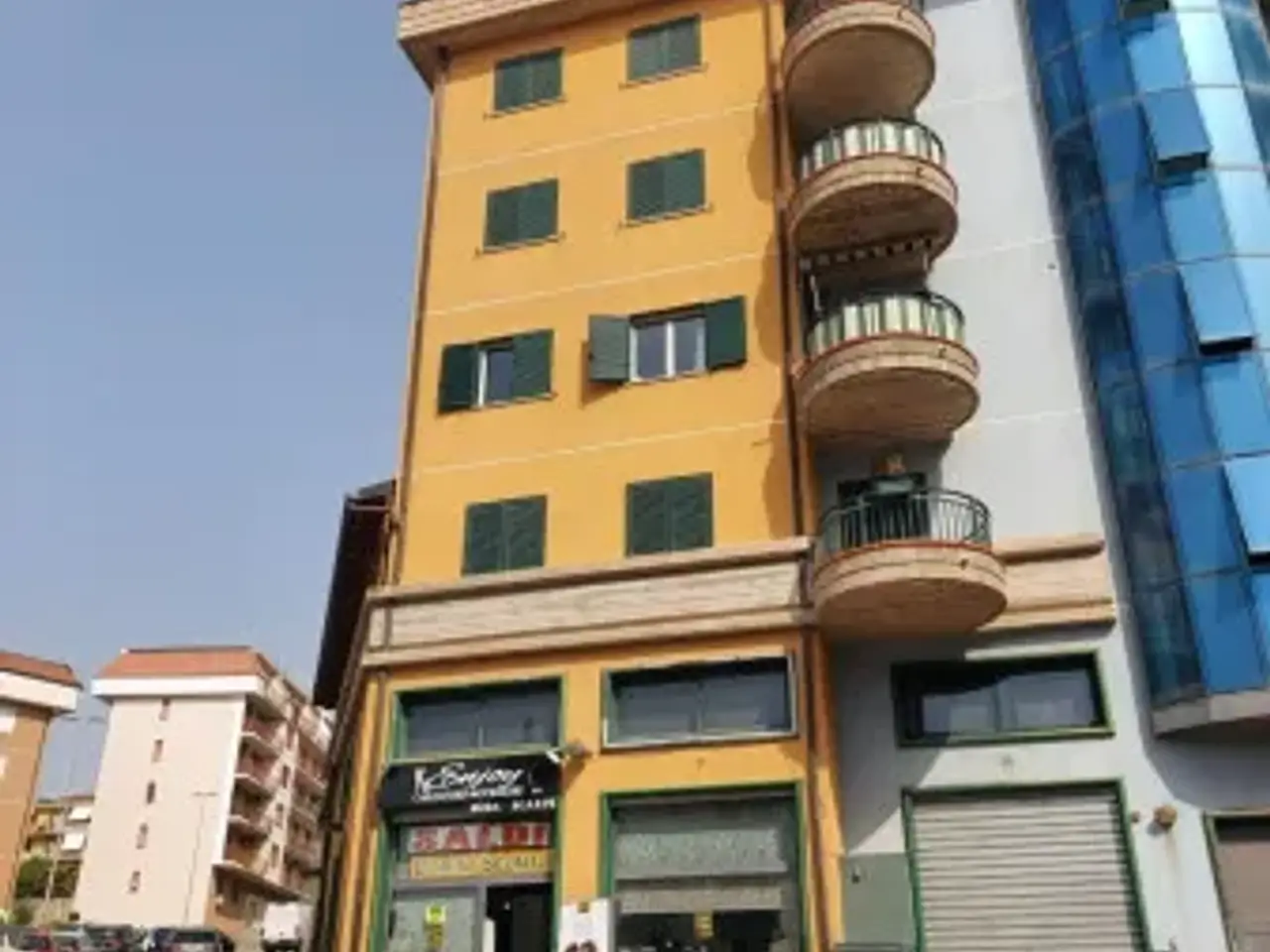 Negozio in Viale della Rinascita 51, San Cataldo, {3} - Foto 2