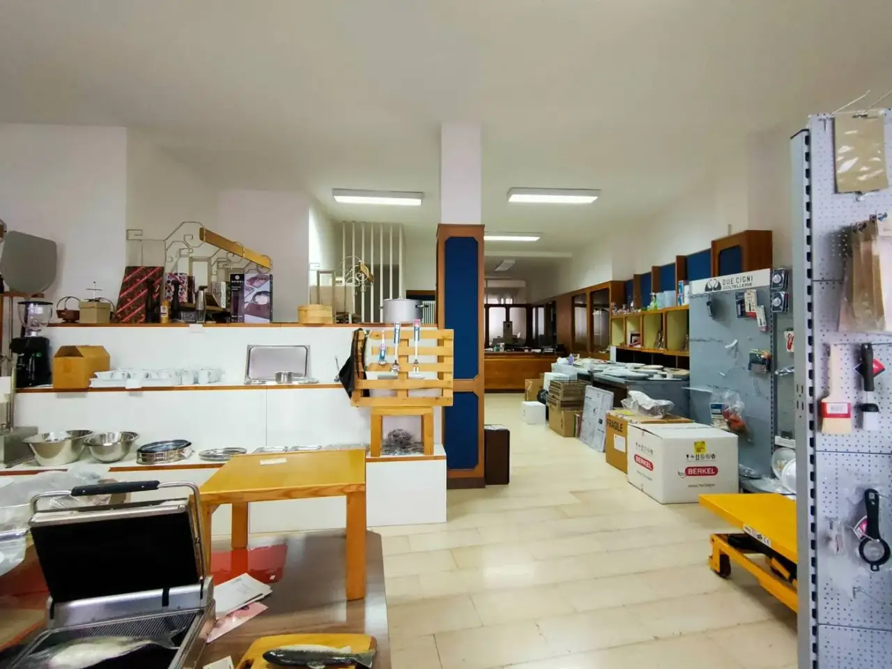 Locale commerciale in Via Aquileia, Udine, Udine, {3} - Foto 1