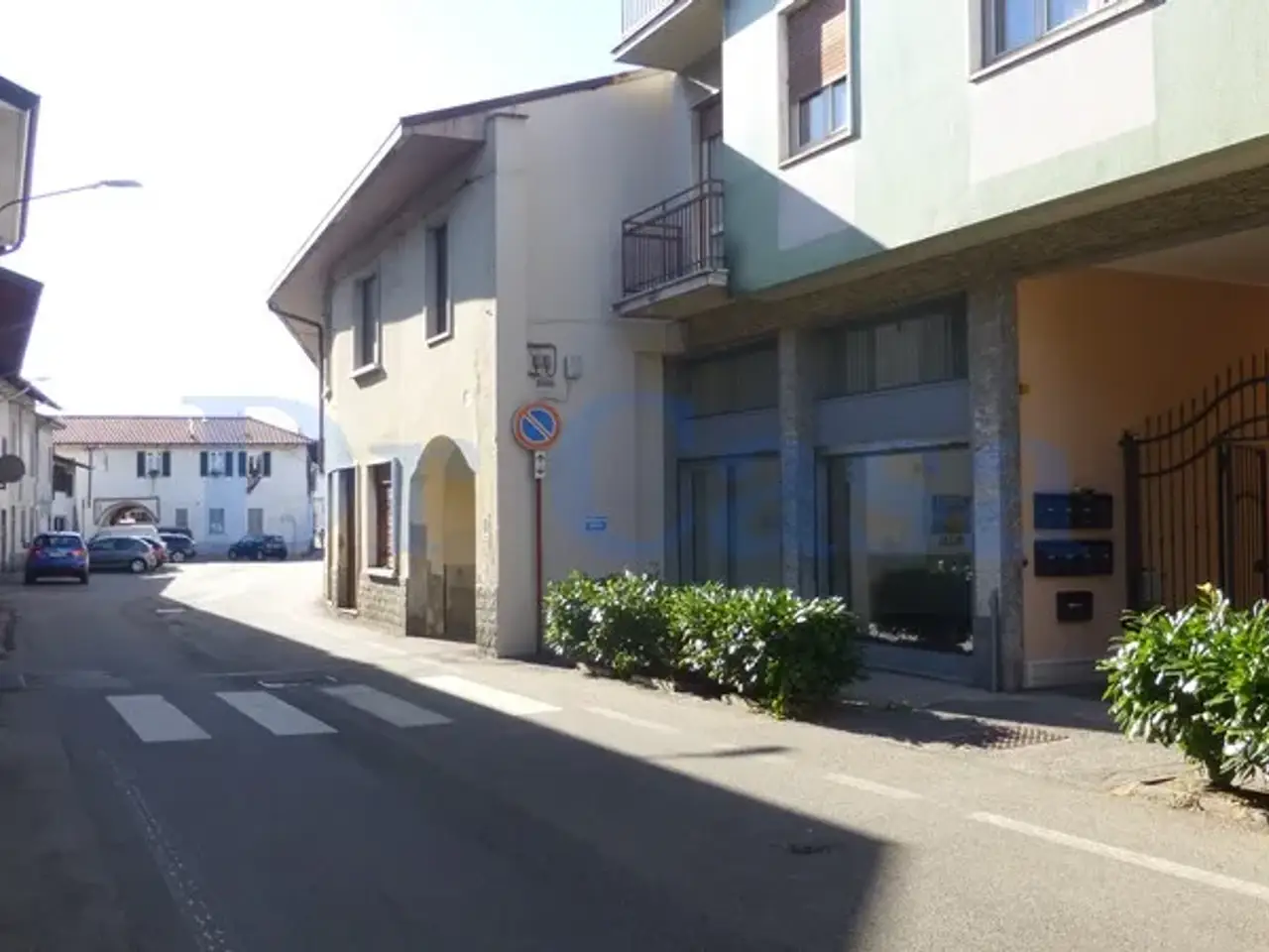 Negozio in Via Arno 10, Gallarate, {3} - Foto 2