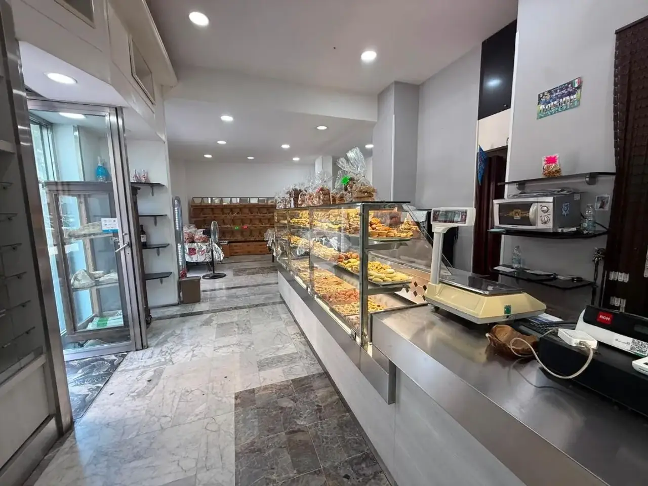 Negozio in Corso Umberto I 482, Casalnuovo Di Napoli, {3} - Foto 2