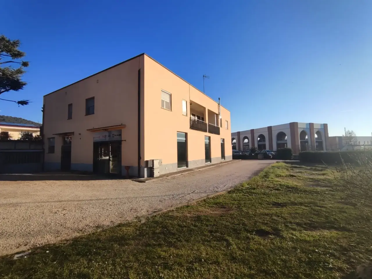 Negozio in Via Amilcare Ponchielli 12, Corciano, {3} - Foto 1