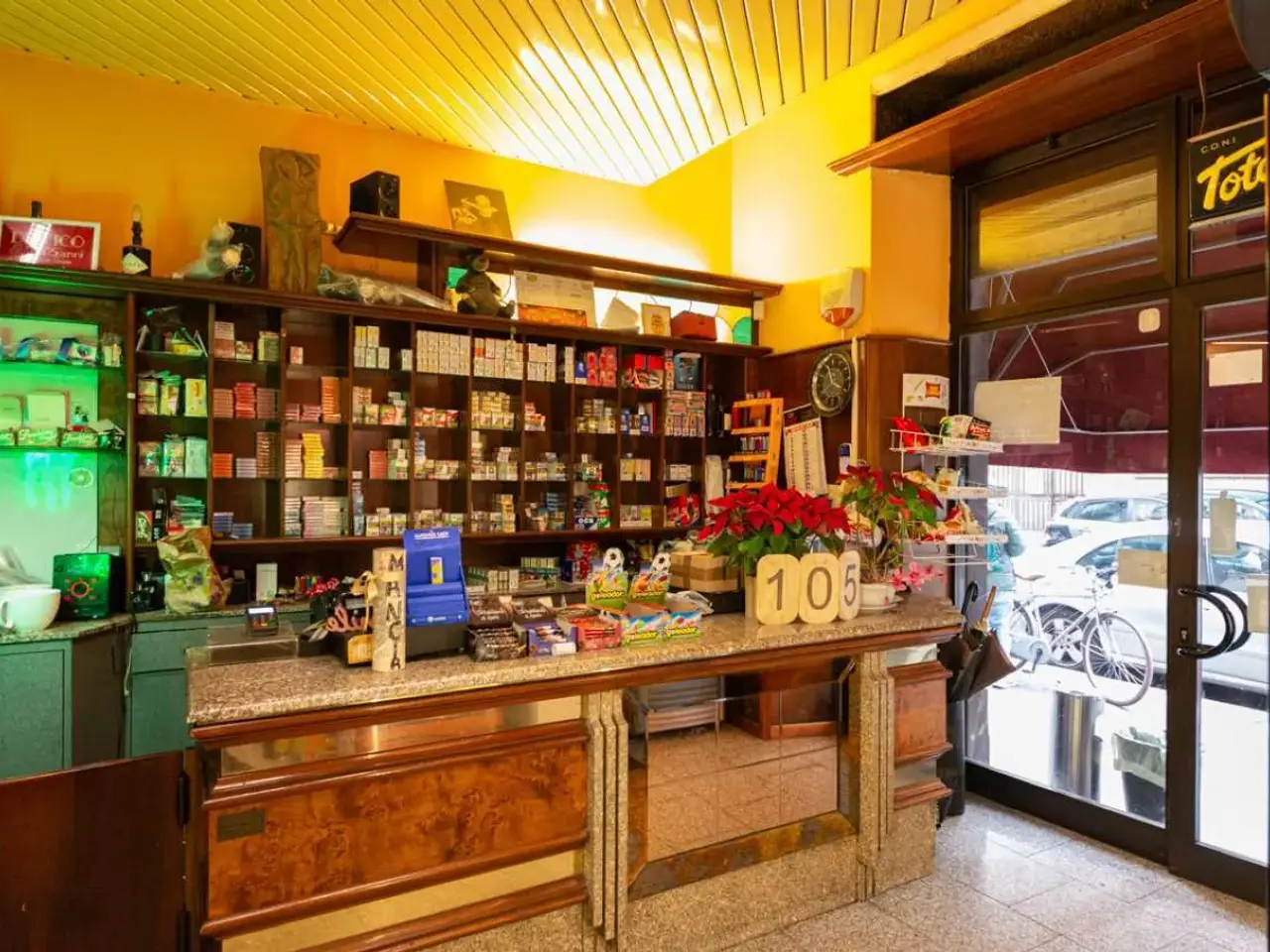 Negozio in Via Melchiorre Delfico 18, Milano, {3} - Foto 1