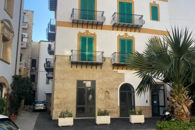 Negozio in Piazzetta Brunaccini, Palermo - Foto 1