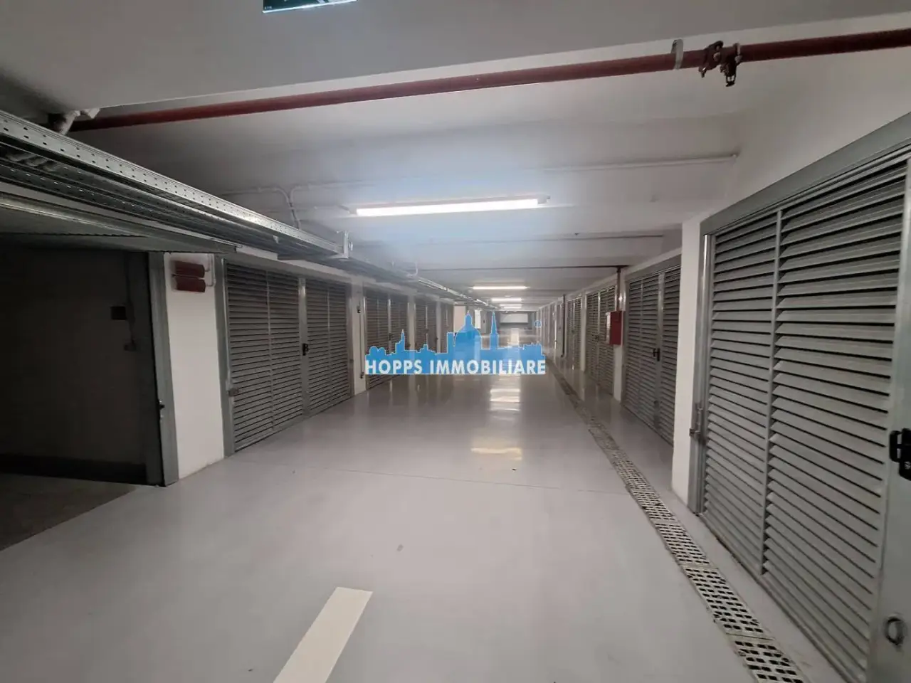 Parcheggio chiuso in Piazza Vittorio Emanuele Orlando, Palermo, {3} - Foto 1