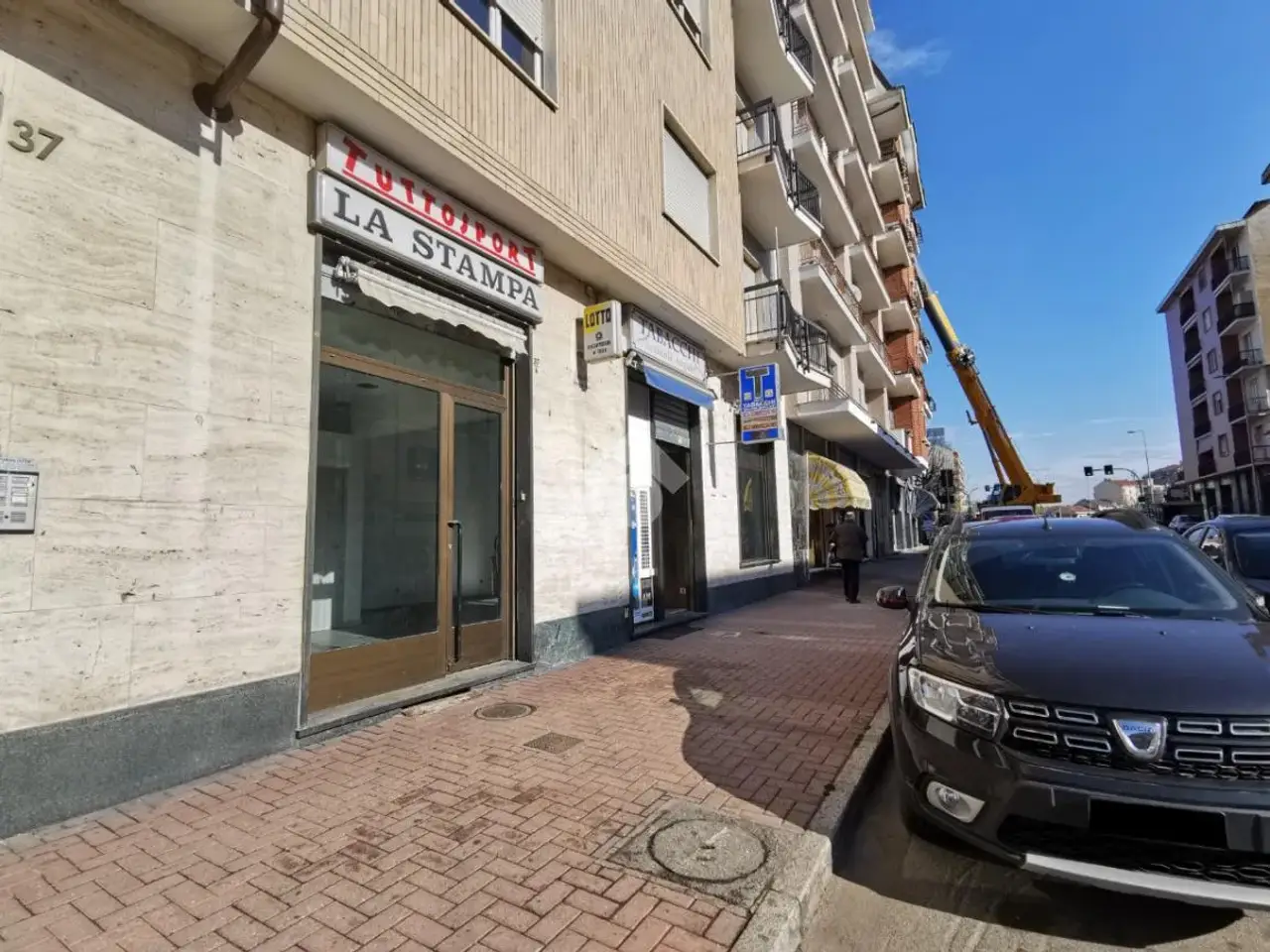 Negozio in Via Sestriere 37, Moncalieri, {3} - Foto 1