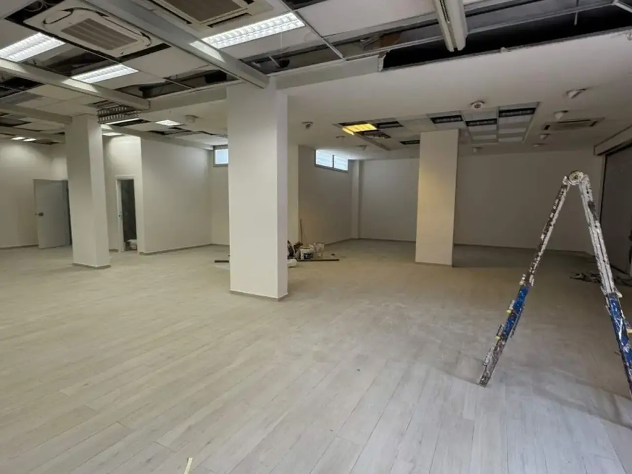 Palazzina commerciale in , Aversa, {3} - Foto 1