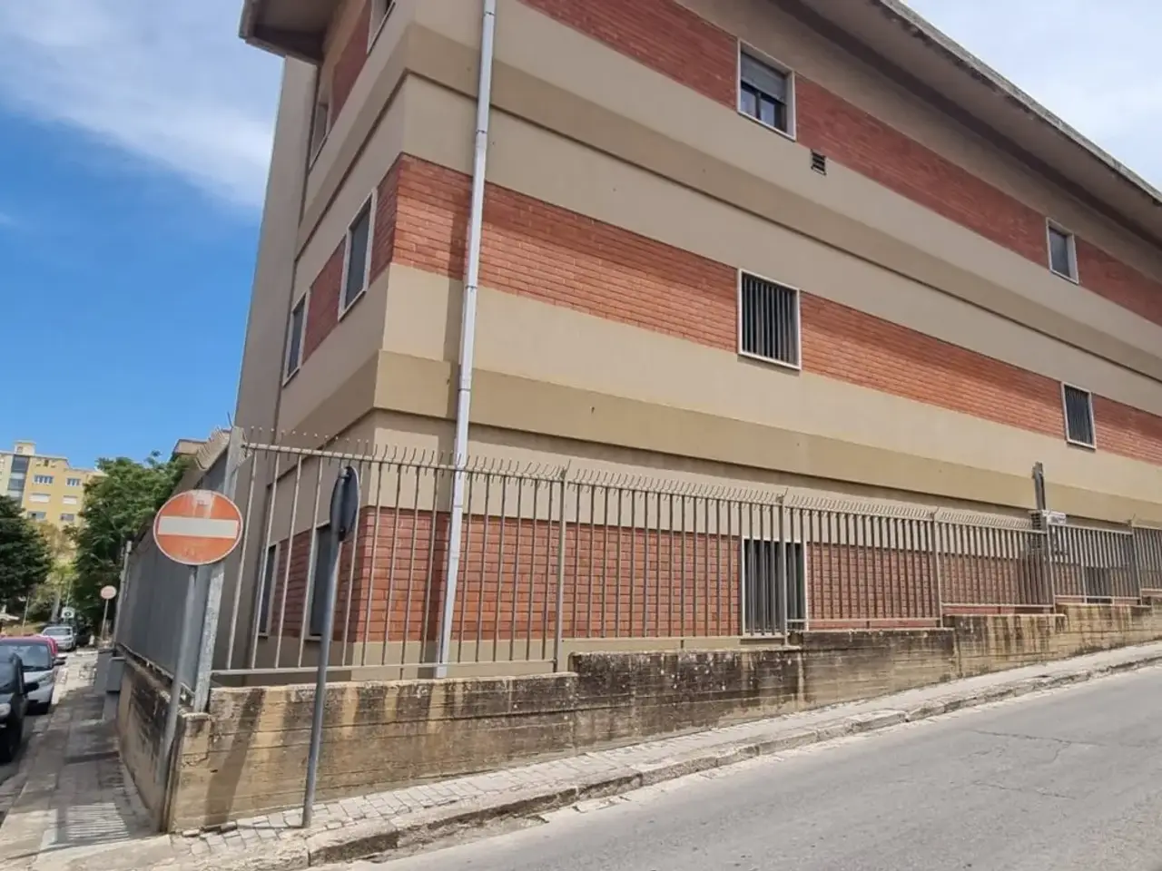 Palazzina commerciale in Via Risorgimento 46, Comiso, {3} - Foto 1