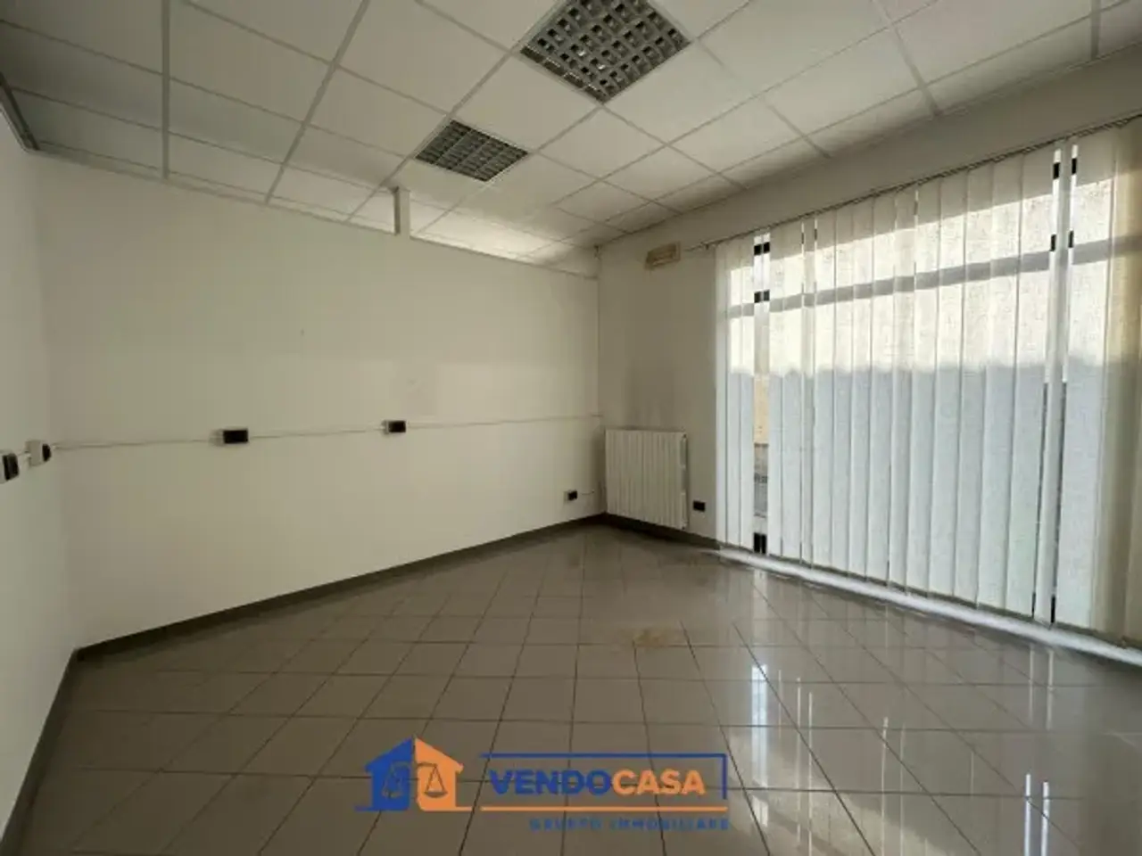 Negozio in Via Duca d'Aosta 8, Castelnuovo Calcea, {3} - Foto 1