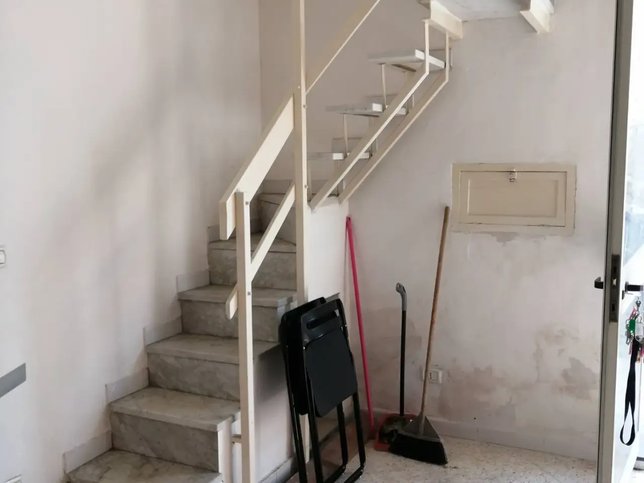 Esercizio commerciale in Piazza Mazzini, Livorno, {3} - Foto 1