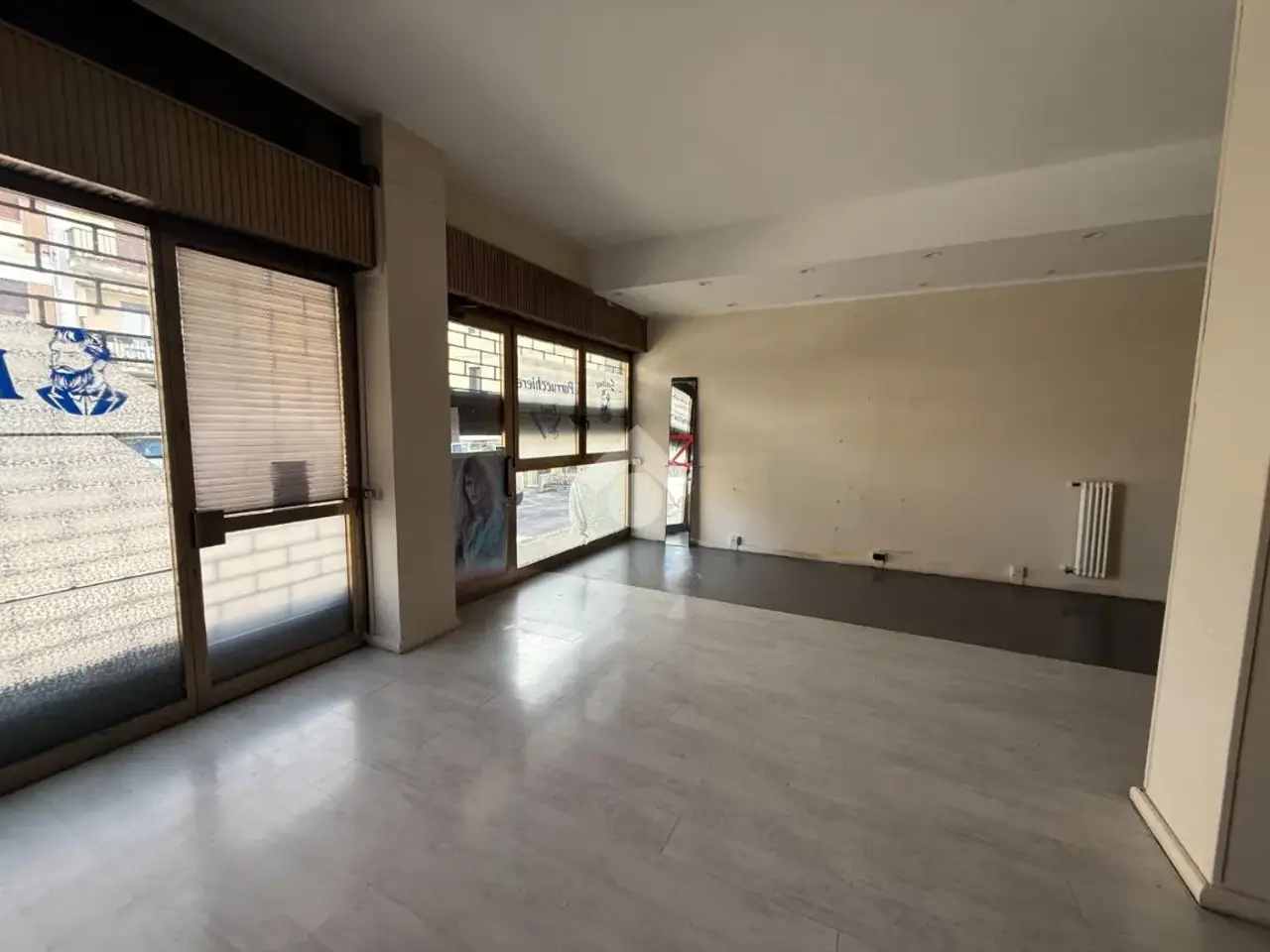 Negozio in Viale Venezia 16, Bassano del Grappa, {3} - Foto 1