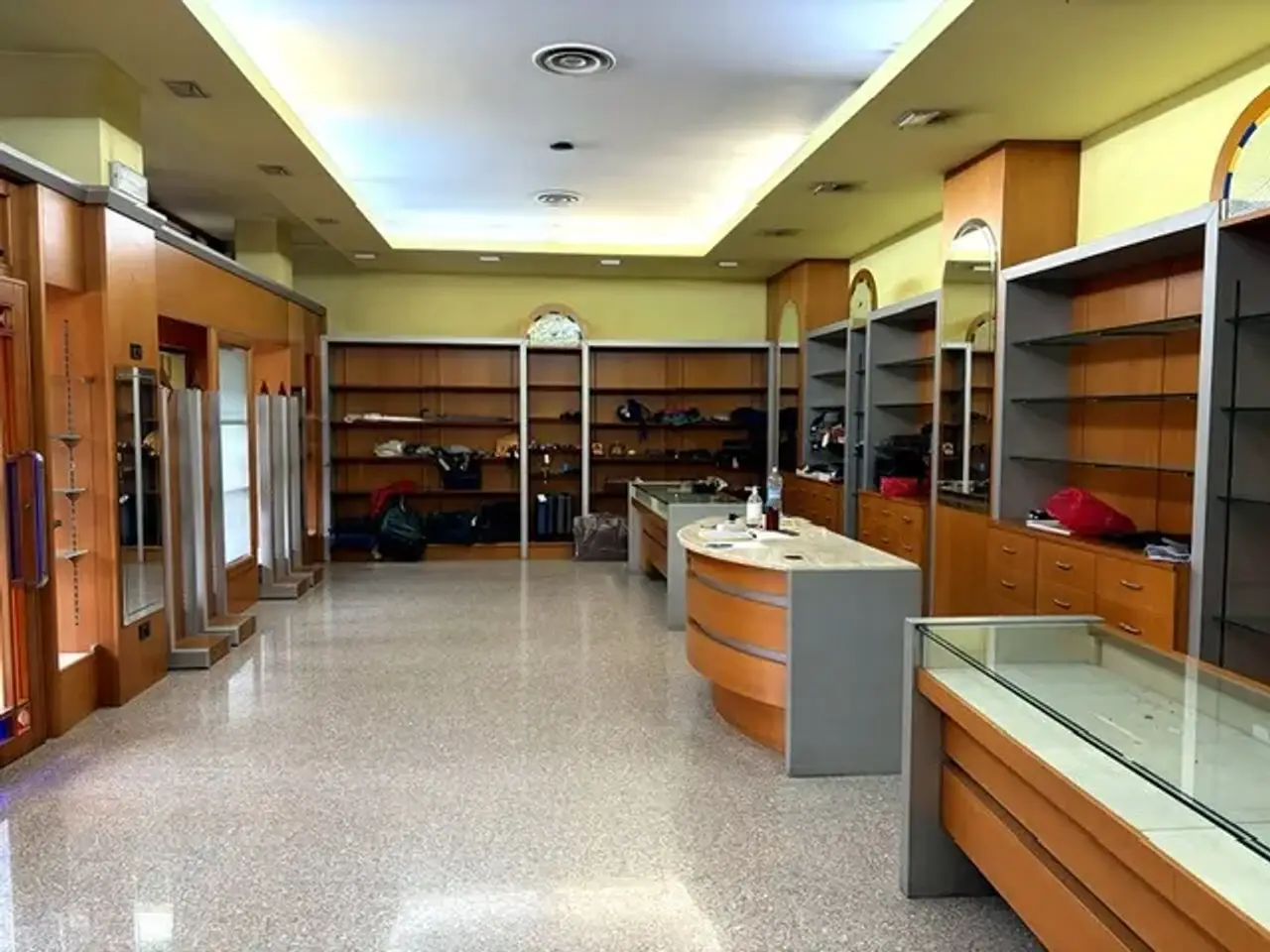 Negozio in Via Buozzi 21, Paderno Dugnano, {3} - Foto 1