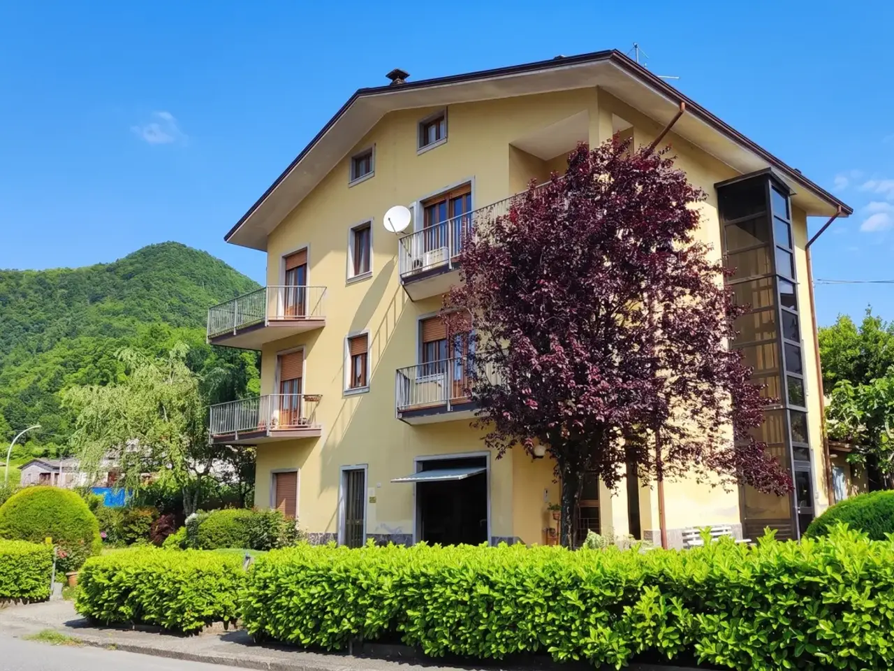 Palazzina commerciale in Via Genova 13, Corte Brugnatella, {3} - Foto 1