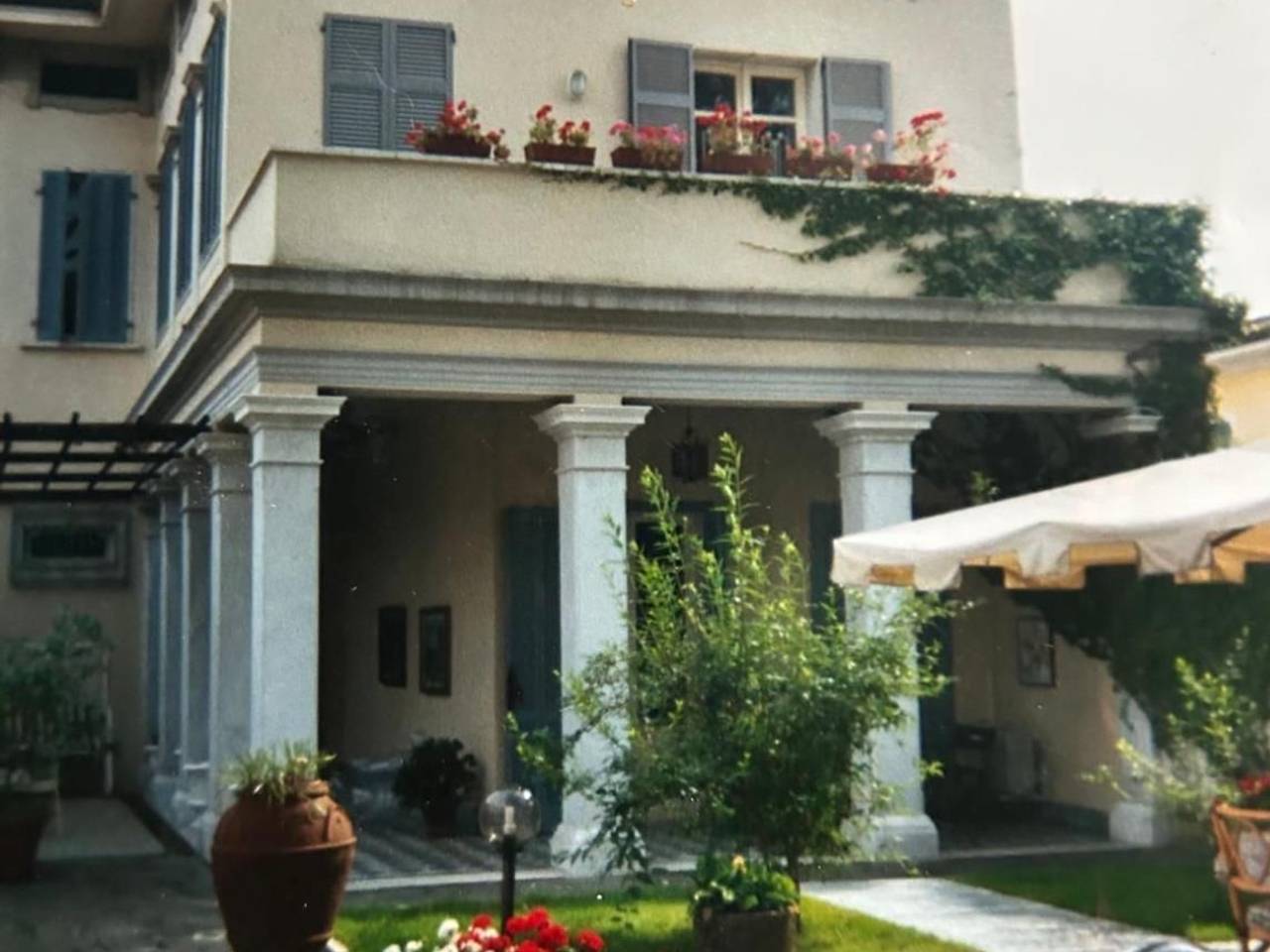 casa indipendente in vendita a Carrara in zona Marina di Carrara