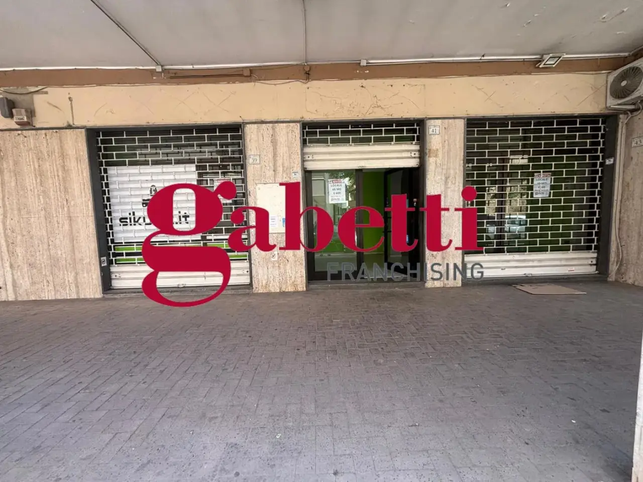 Negozio in Corso De Gasperi 39, San Nicola La Strada, {3} - Foto 1