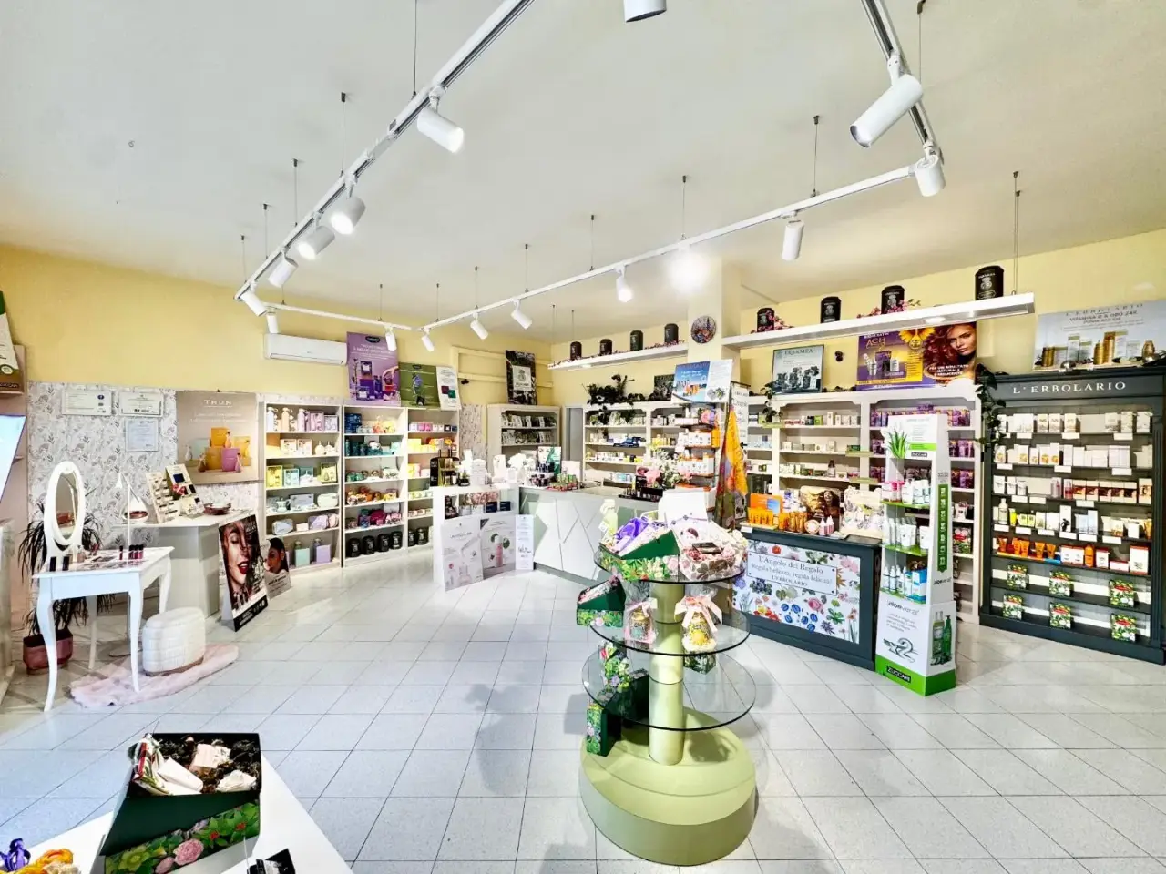 Esercizio commerciale in , Ponsacco, {3} - Foto 2