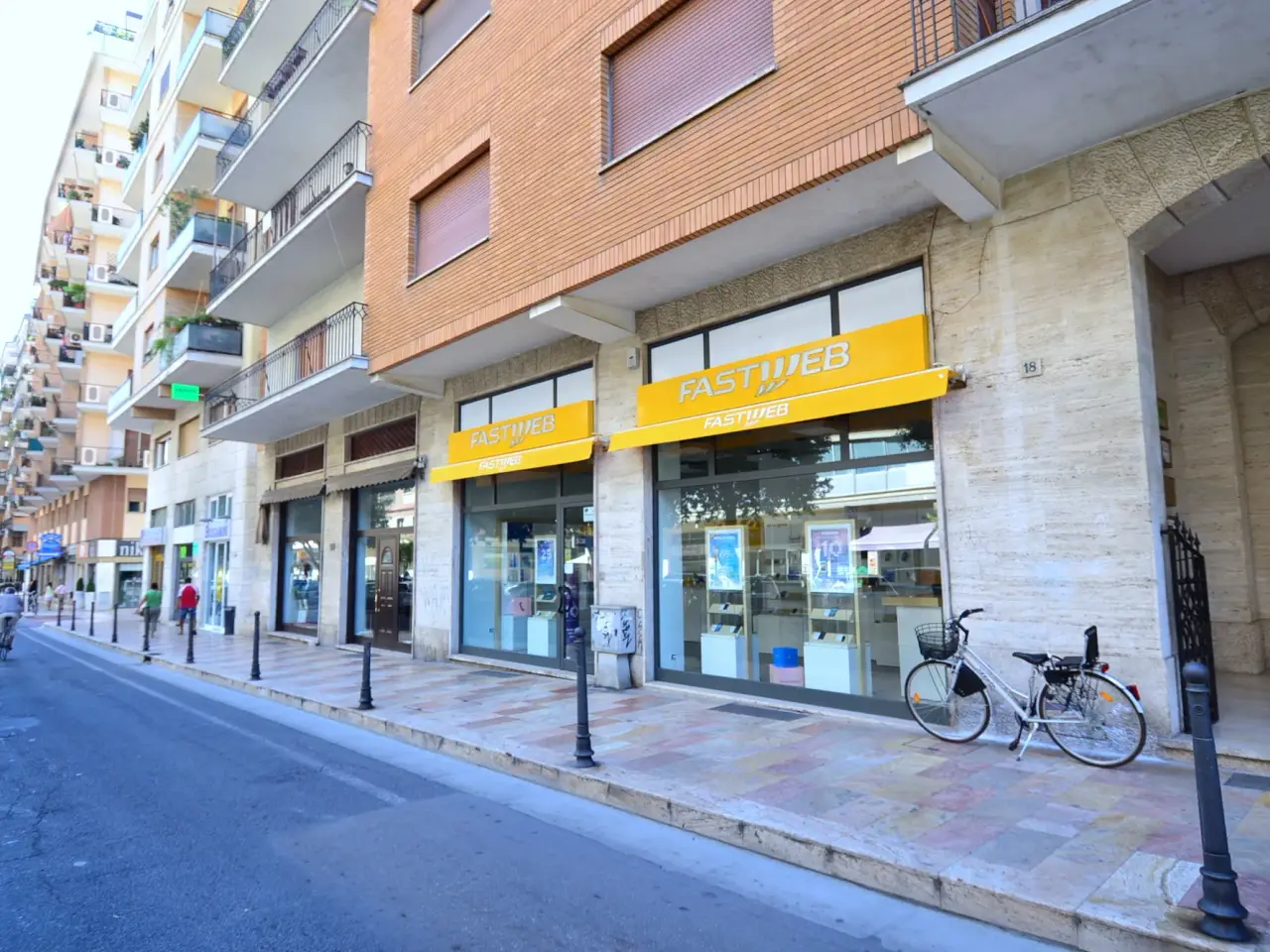 Negozio in Viale De Gasperi, San Benedetto Del Tronto, {3} - Foto 2