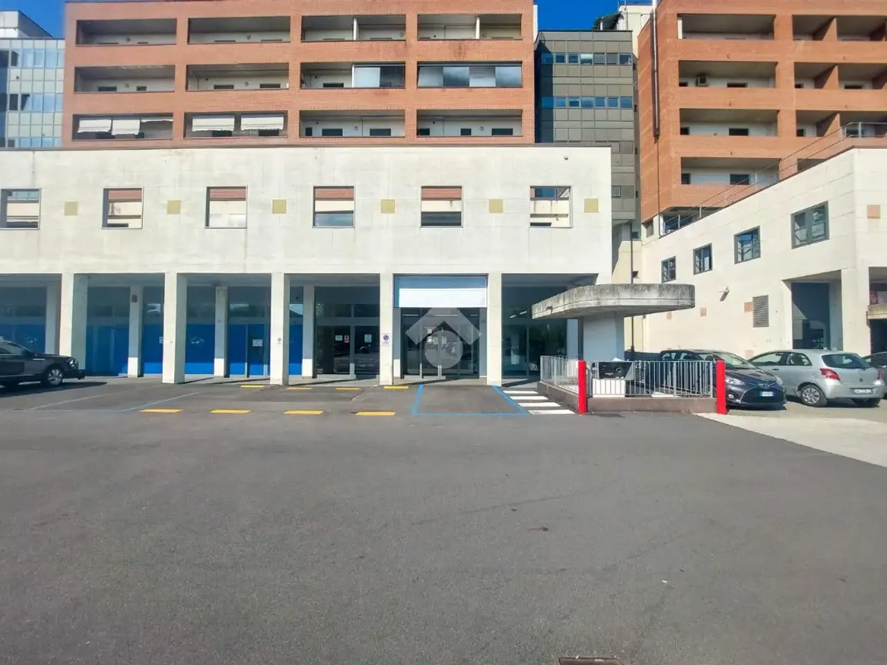 Negozio in Via Dante Ruffini 16, Cremona, {3} - Foto 1