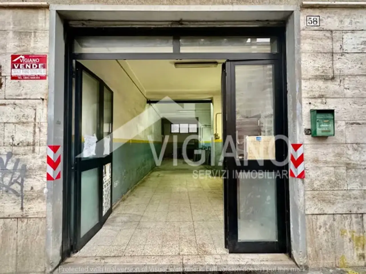 Negozio in Viale Cristoforo Colombo, Foggia, {3} - Foto 1