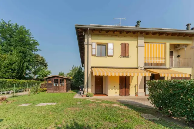 Terraced house in Via Altedo 1240, San Pietro in Casale - Photo 1