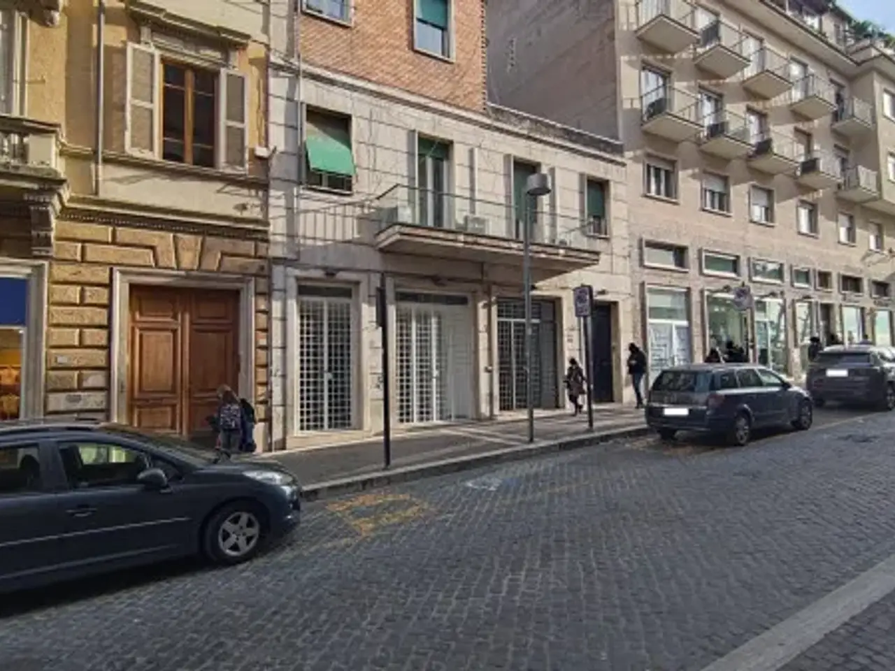 Negozio in Via Vincenzo Pacifici 7, Tivoli, {3} - Foto 1