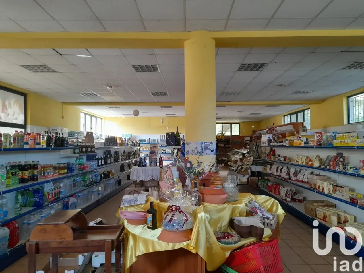 Negozio in Via Trento N. S.N. Villa Zaccheo Castellalto Sn, Castellalto, {3} - Foto 1