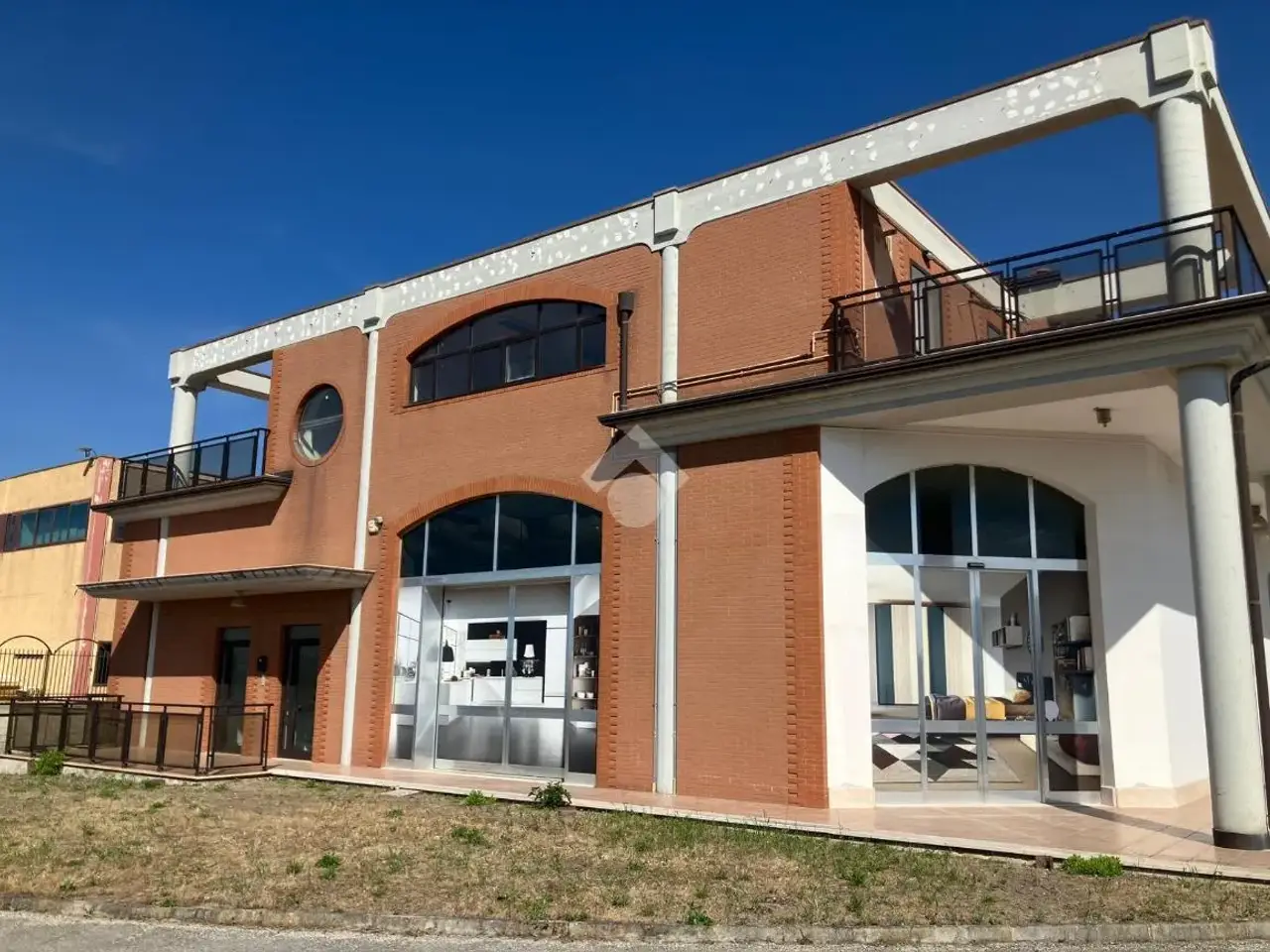 Negozio in Via Francesco Montluber, Foggia, {3} - Foto 2