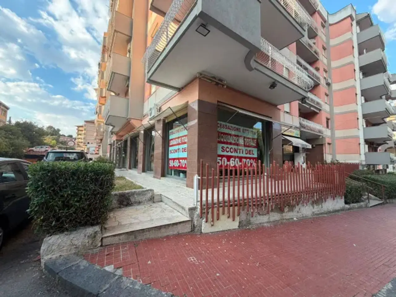 Negozio in Viale della Regione 67, Caltanissetta, {3} - Foto 1