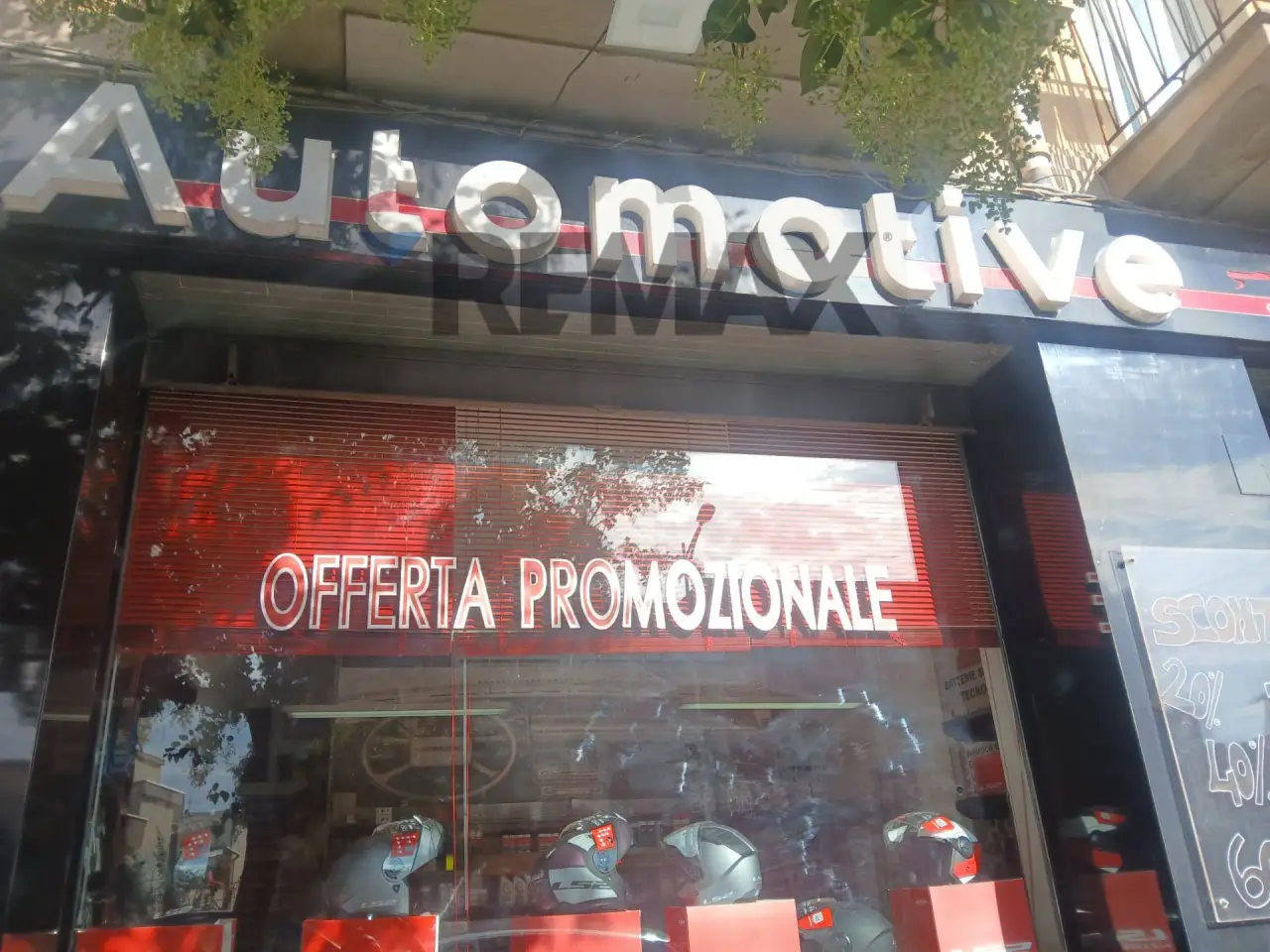 Negozio in Viale Principe Umberto 28 a/30, Caltagirone, {3} - Foto 1