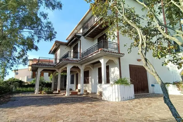 Villa in Via Vincenzo Cuoco 76, Larino - Foto 1