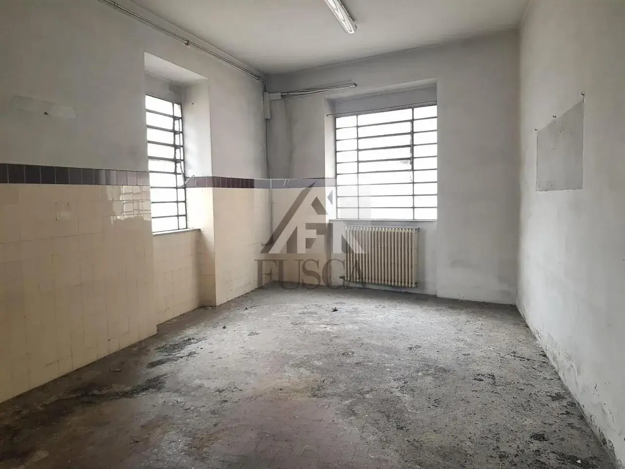 Palazzina commerciale in Viale San Concordio, Lucca, {3} - Foto 2