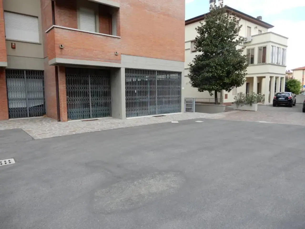 Locale commerciale in Via Amendola , Imola, Zona Ipercoop, Imola, {3} - Foto 1