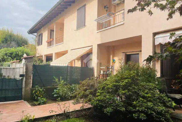 Villa a schiera in Via Manin 2, Cardano al Campo - Foto 1