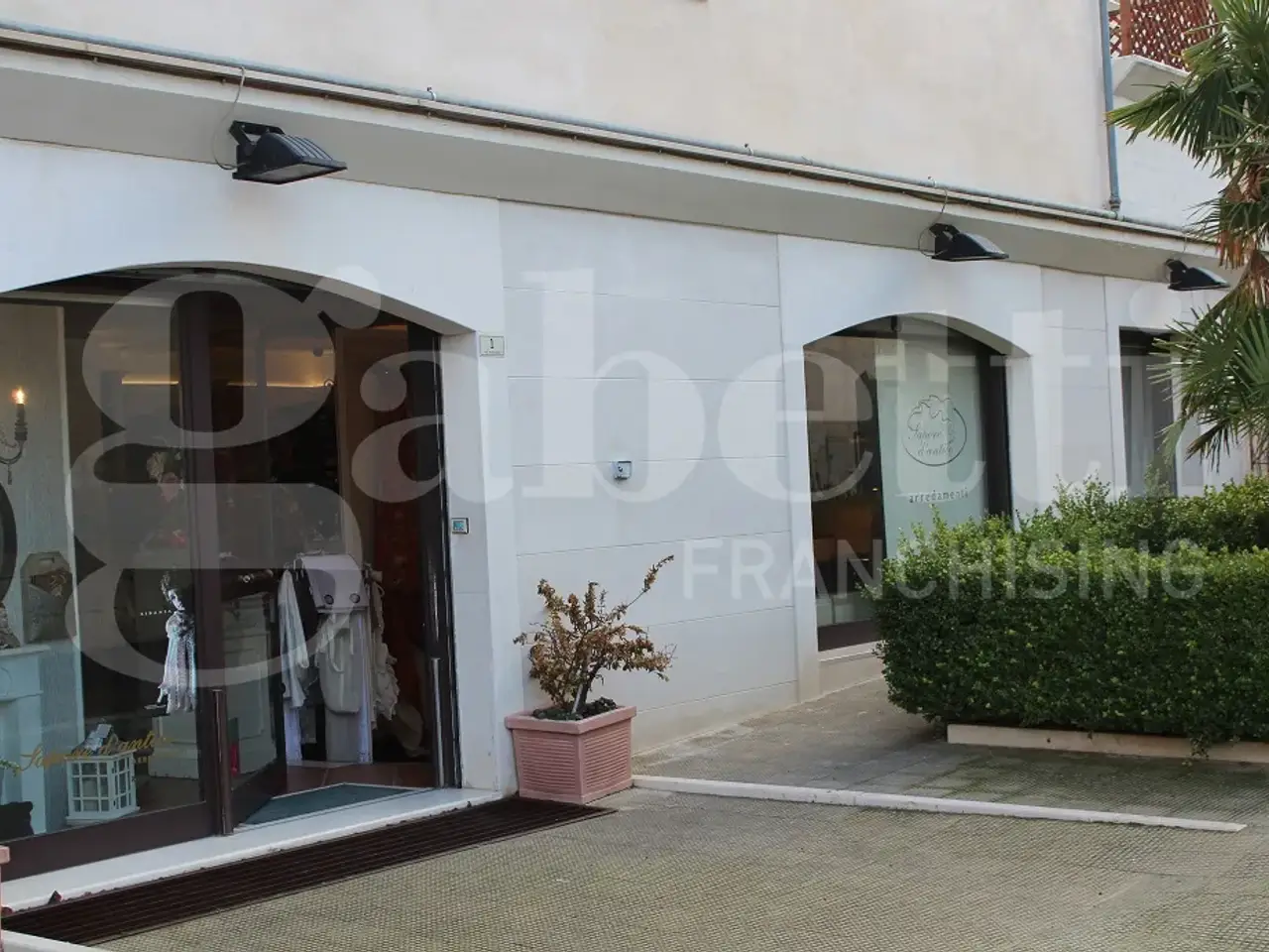 Negozio in Corso Giuseppe Garibaldi 203, Canosa Di Puglia, {3} - Foto 2