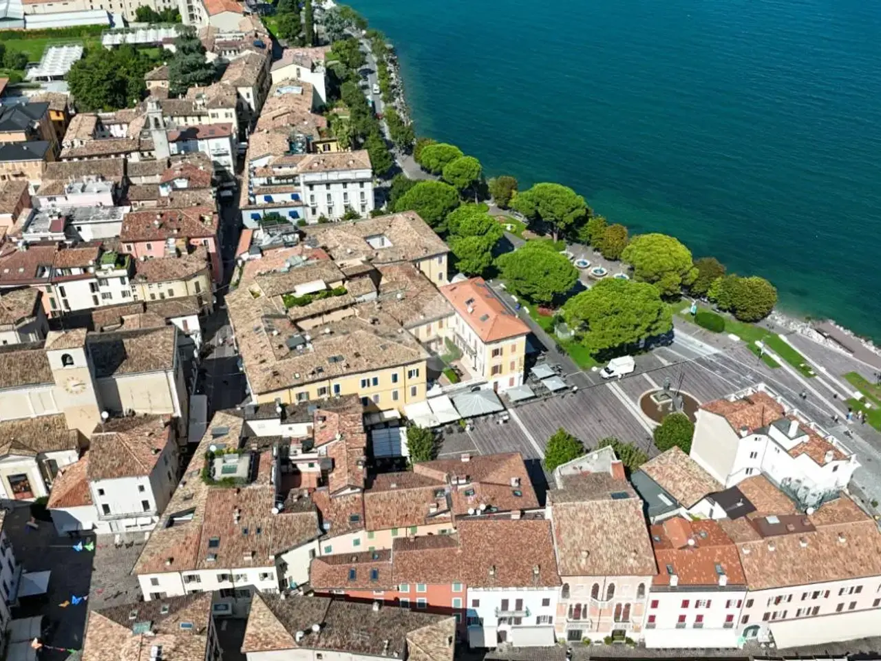 Negozio in Via Roma, Desenzano Del Garda, {3} - Foto 2