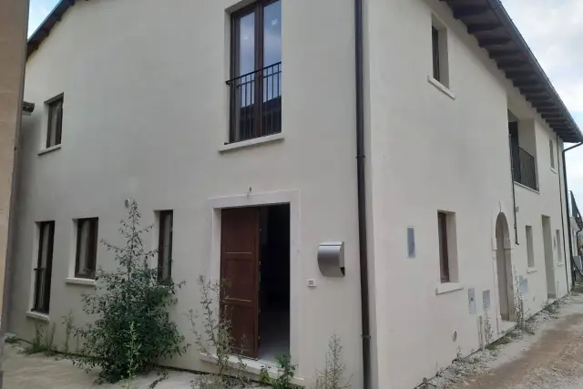 Detached house in Via Giuseppe Mazzini, L'Aquila - Photo 1