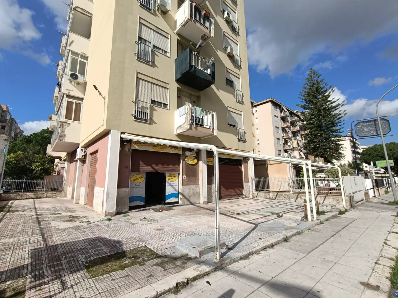 Negozio in Via Rinaldo d'Aquino 47, Palermo, {3} - Foto 1