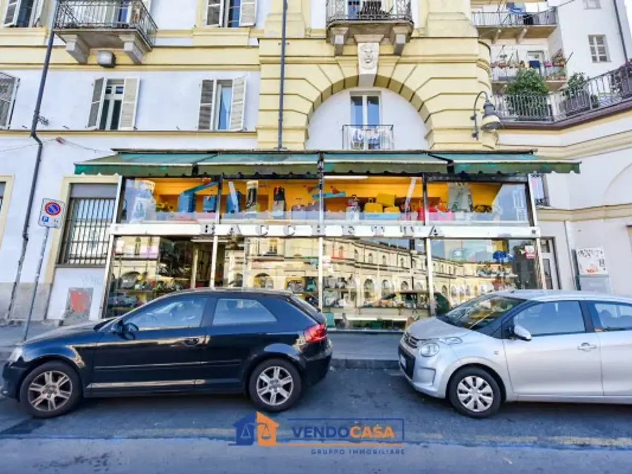Negozio in Piazza della Repubblica 3, Torino, {3} - Foto 2