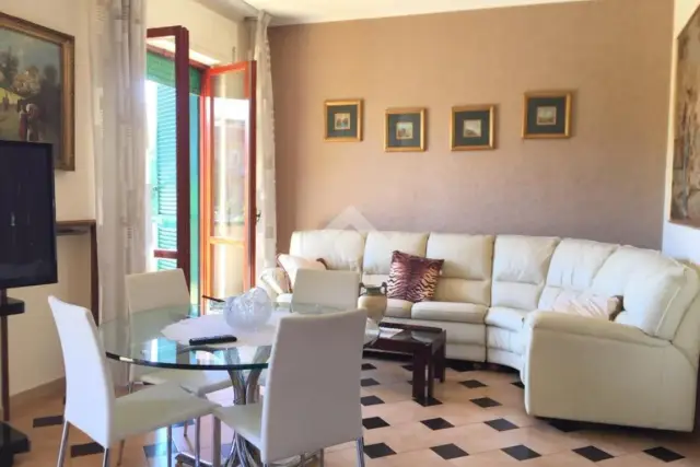 4-room flat in Viale Arturo Toscanini 24, Sant'Anastasia - Photo 1