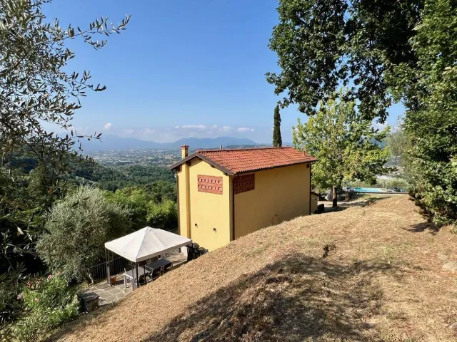 Country house or cottage in Via delle Ville, Lucca - Photo 1