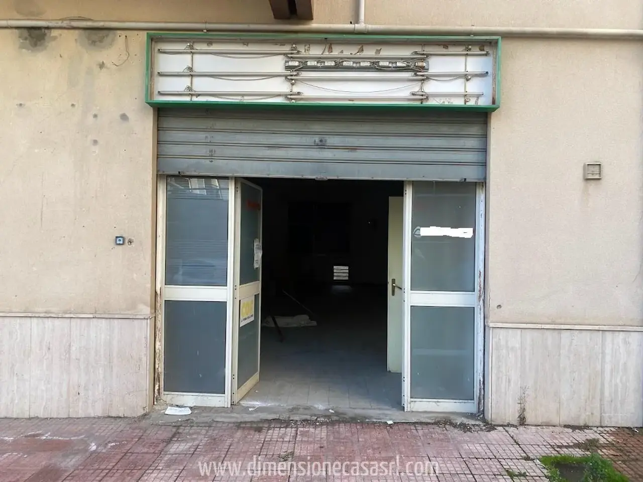 Locale commerciale in Via Amico Valenti G 35, Caltanissetta, {3} - Foto 2