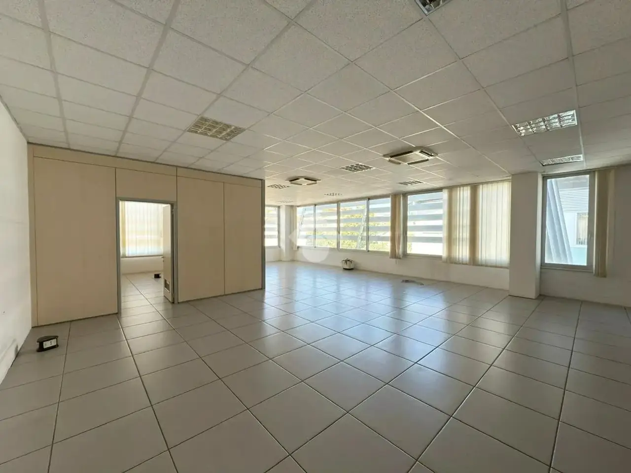 Ufficio in Via Strusiglia 22, Ivrea, {3} - Foto 1