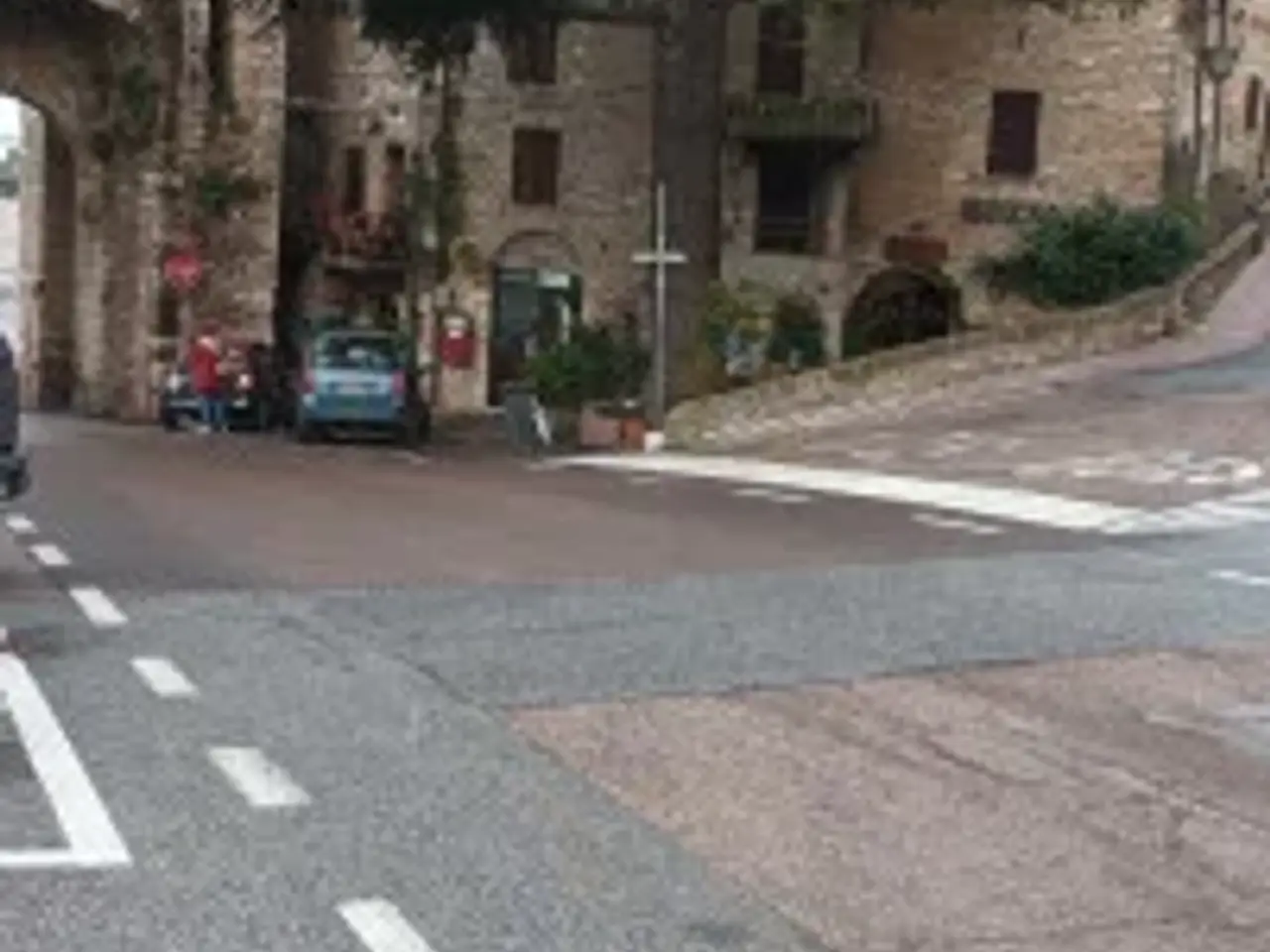 Negozio in Piazza San Pietro, Assisi, {3} - Foto 1