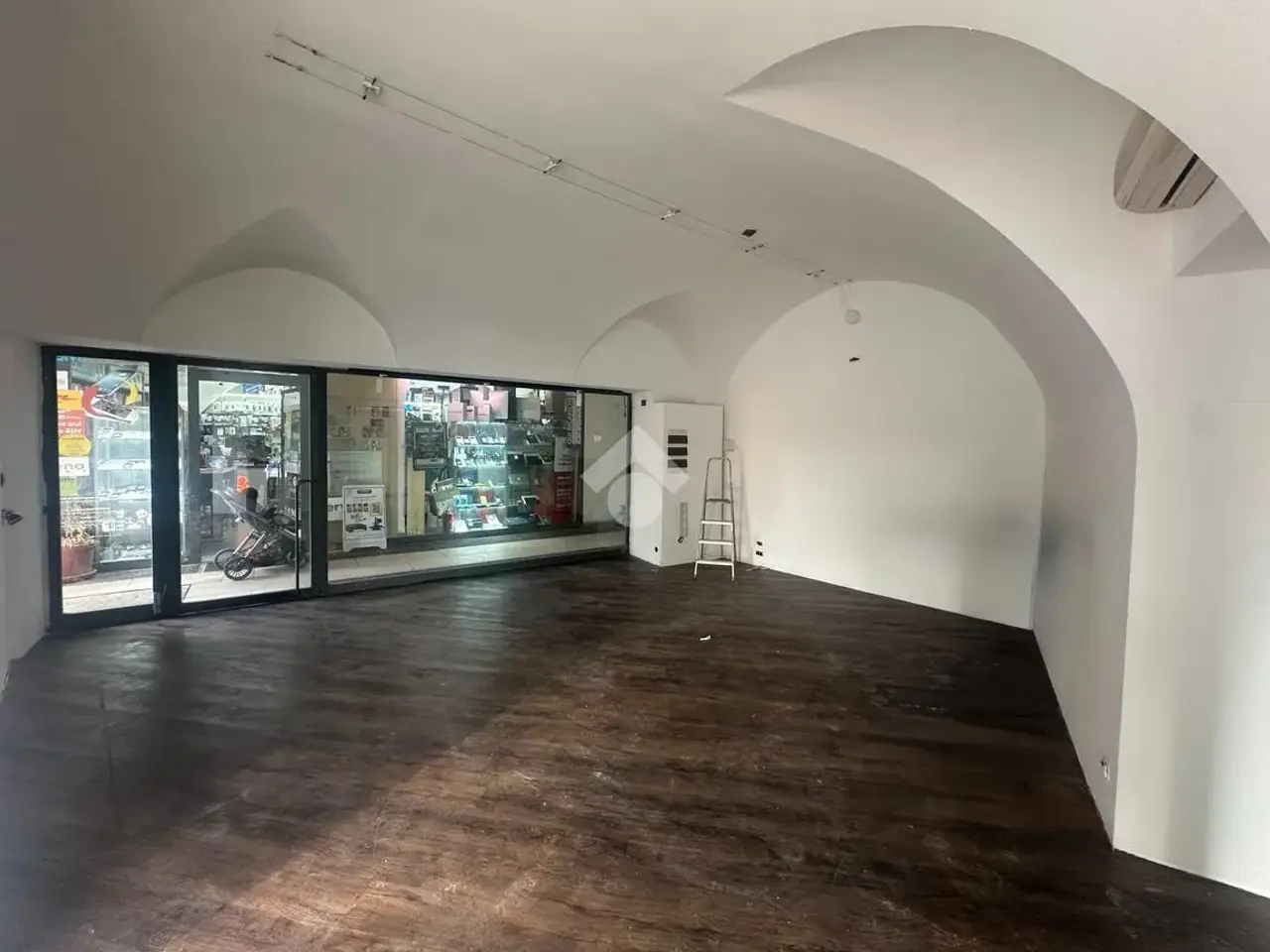Negozio in Via S. Bernardino, Arco, {3} - Foto 2