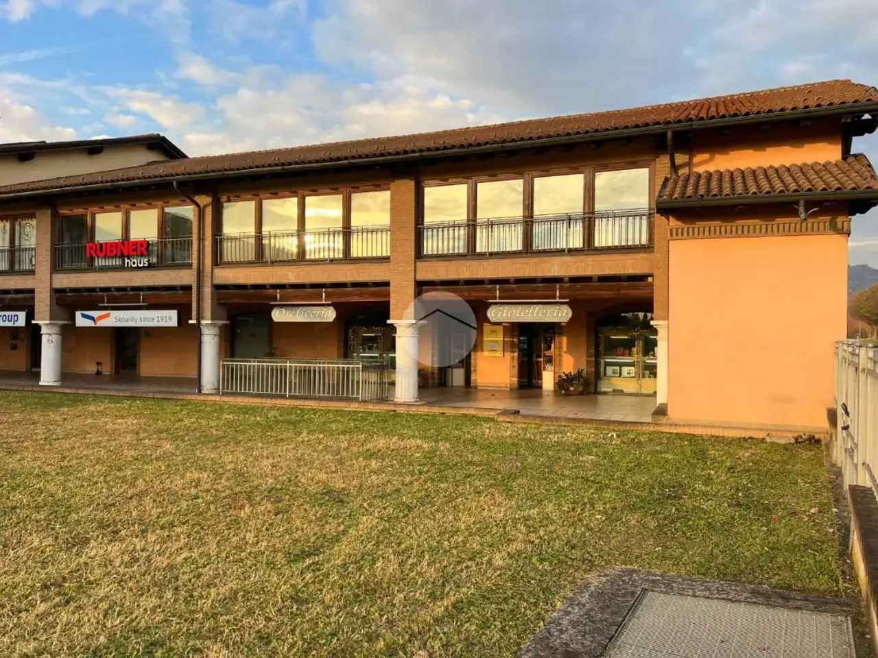 Negozio in Viale Duca degli Abruzzi 108, Brescia, {3} - Foto 1