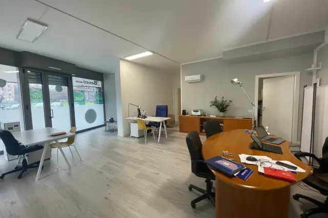 Gemeinschaftsbüro in Via Giuseppe Chiostergi 15, Milano - Foto 1