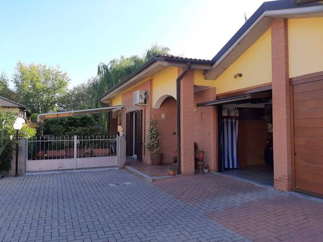 Villa in Strada Acqui, Alessandria - Foto 1