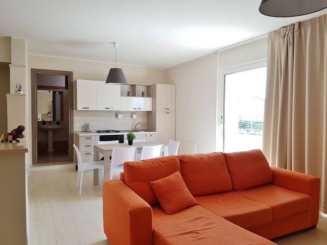 Apartament in {3}, Viale Europa - Photo 1